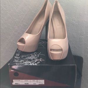 Liliana Size 8 1/2 Stilettos